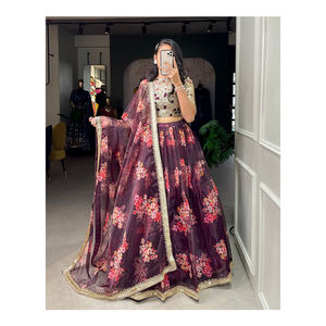 Muy en demanda Calidad de primera calidad Nuevo diseñador Organza Impreso Lehenga Choli con trabajo de bordado al precio más bajo - Product Image 1