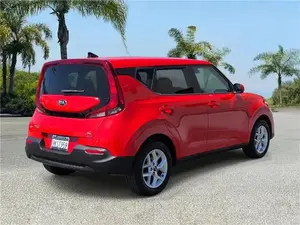 2021 Kia SORENTO - Product Image 5