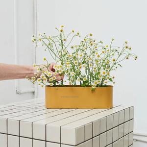 Vase à fleurs en forme de bateau en métal créatif simple fini blanc pour la décoration de la maison et du salon Obsession florale - Product Image 5