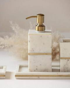 ชุดห้องน้ำเรซิ่นลายหินอ่อนขัดเงาคุณภาพสูง พร้อมอ่างล้างหน้าหรูหราปรับแต่งได้และอ่างล้างหน้าแบบตั้งโต๊ะ - Product Image 3