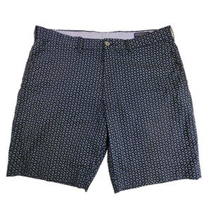 Shorts de golf pour hommes, coupe décontractée et légère, fabriqués avec un tissu doux et respirant, idéal pour les journées d'été - Product Image 1