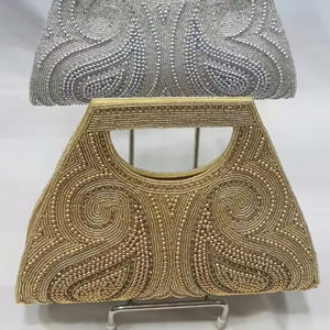 Pochette de soirée ethnique traditionnelle indienne pour femmes, faite à la main, en tissu brodé, en jute et en soie, avec rabat, ND56, couleurs vives - Product Image 1