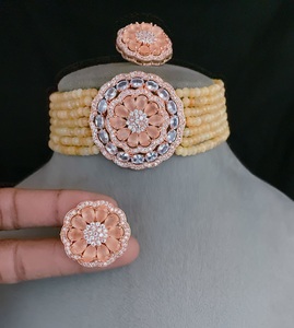 Ensemble ras du cou diamant américain à la mode avec boucles d'oreilles pour femmes et filles élégant tour de cou en pierre bleue et ensemble de boucles d'oreilles fête élégante - Product Image 4