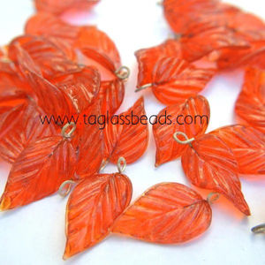 7 Cuentas colgantes de vidrio vintage en forma de hoja naranja, 27mm X15mmCuentas de vidrio de Murano veneciano en caja de diseño elegante Embalaje - Product Image 1