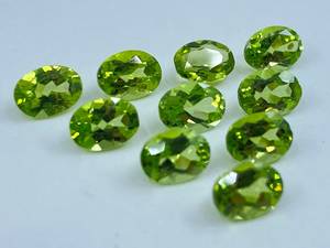 Peridoto Verde Natural de Alta Calidad con Corte Ovalado |   Piedra Preciosa Pleocroica de 1 Quilate, 5x7mm, Hecha a Mano, Certificada por Terceros, para Joyería Fina - Product Image 3