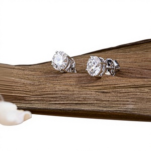 Clous d'oreilles de luxe en diamant CVD de 2,060 carats, taille brillant, cultivé en laboratoire, plaqué or 14 carats, pour femme, idéal pour les événements Black-Tie, les fêtes et les cadeaux - LAX DIORE - Product Image 1