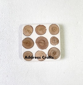 Dessous de verre rond en bois et résine époxy de qualité supérieure personnalisable au design unique en bois rond personnalisable pour tapis et coussinets - Product Image 5