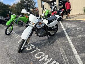 Venta en Subasta: Motocicletas Nuevas DR650S 2026 de Doble Propósito, Marca Original, Velocidad Máxima >80km/h, Potencia 1001-2000W, Depósito - Product Image 2