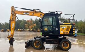 Chargeuses sur pneus d'occasion JJ.CC.BB, alimentées à l'essence, capacité de la benne de 5,1 m³, garantie de 3 ans, faible consommation de carburant, à vendre - Product Image 5