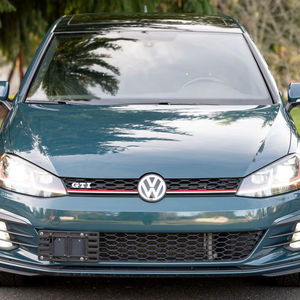 Volkswagen GTI SE Turbo 2018 Usado, 4 Cilindros, Color Verde Metálico Great Falls, de Propietario del Oeste - Product Image 1