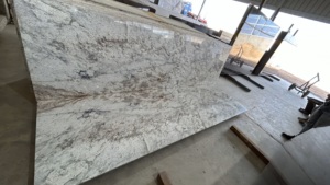 แผ่นหินแกรนิตสีขาวแนวอาณานิคมของอินเดียสำหรับใช้ในห้องครัวและปูพื้น - Product Image 3