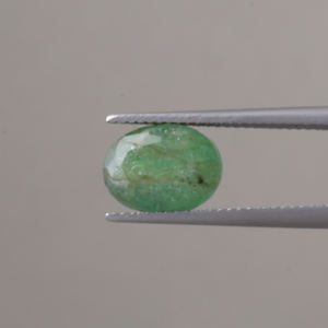 พลอยมรกตธรรมชาติขายส่ง รับรองโดย IGI น้ำหนัก 3.92 กะรัต ทรงรี ขนาด 10.5x8.5 มม. มรกตคุณภาพพรีเมียม แสงสีมรกต สำหรับเครื่องประดับชั้นดี - Product Image 1