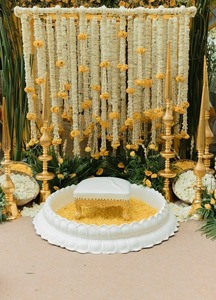 Witte Gele Goudsbloem Bloem Krans Bruiloft Decoratie Bloemenstring Feest Festival Haldi <span class=keywords><strong>Mehndi</strong></span> Podium Achtergrond Mandap Decor