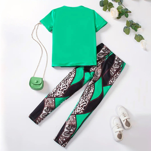Conjunto de entrenamiento activo de dos piezas Premium para mujer Ropa informal ajustada de alta calidad con logotipo de patrón de cuadros personalizado para mayores de 6 años - Product Image 2
