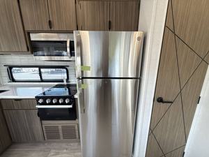 Nouveau 2026 F-o-r-e-s-t R-i-v-e-r Wildwood L-o-d-g-e 40F-D-E-N - Product Image 5