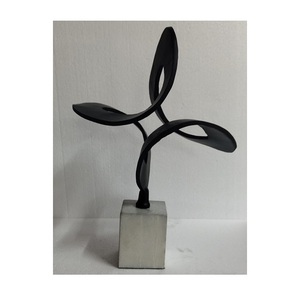 Sculpture décorative en métal design moderne Décoration de table Offre Spéciale de haute qualité pour objet décoratif de table de bureau - Product Image 1