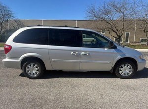 2006 para Town Country Touring Minivan, Furgoneta de Pasajeros, 3.8L V6, Automática de 4 Velocidades, Techo Solar Panorámico, Luces Diurnas LED, Aluminio - Product Image 4