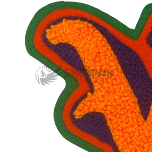 Venta al por mayor 2025 parches de chenilla logotipo personalizado accesorios de ropa parches bordado diseño de logotipo según la demanda del cliente OEM - Product Image 2