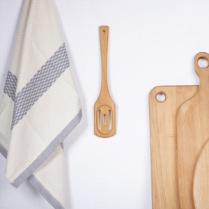 Cuchara Rectangular Ranurada de Madera de Haya de 33 cm - Espátula de Cocina de Madera Maciza Natural - Utensilio de Cocina Ecológico Antiadherente - Product Image 5
