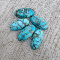 Pierres précieuses naturelles de qualité AAA+ en turquoise bleue cuivrée, forme ovale grande taille, cabochon à dos plat, calibrées toutes tailles, certifiées par un tiers