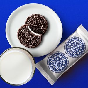 Biscuits OREO Double Cacao - 16 x 157g - Avec garniture crémeuse double saveur vanille - Product Image 6