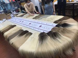 Meilleure vente Hair Topper et perruques Les toppers de cheveux humains de qualité supérieure sont faits à la main avec 100% de cheveux humains de qualité supérieure. - Product Image 4