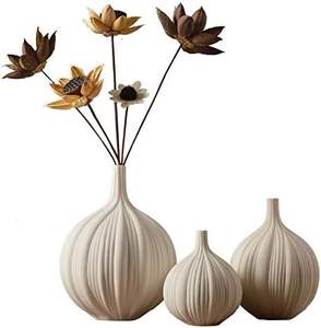 Décoration d'intérieur de haute qualité faite à la main nouveau design en laiton métal Vase à fleurs en aluminium fabricant en gros fournisseur - Product Image 2