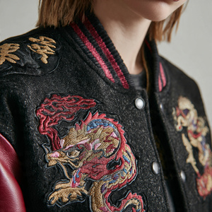 Chaquetas Varsity con Parches Bordados de Alta Calidad, Chaqueta Varsity de Invierno para Ropa Urbana, Chaqueta Varsity con Botones, Chaqueta Varsity con Cuello Redondo y Mangas de Cuero - Product Image 6