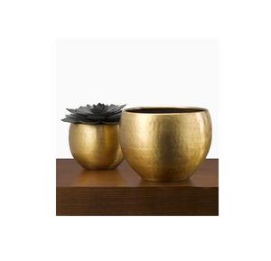 Vase à fleurs en fer design avec un design martelé et une finition dorée pour la décoration intérieure moderne et industrielle - Product Image 1