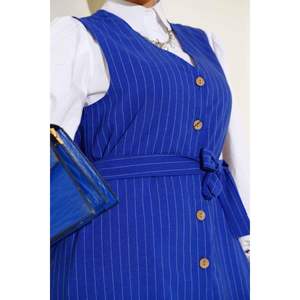 Vestido chaleco a rayas con botones en la parte delantera - Product Image 1