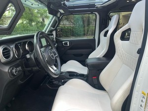 เบสท์บาย 2020 จีอีพี แกลดิเอเตอร์ บีสต์ อิดิชั่น เกียร์อัตโนมัติ เบาะหนัง - Product Image 5