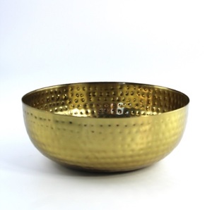 Cuenco de latón inspirado en la herencia-Latón 100%, hecho a mano para la decoración atemporal del hogar. - Product Image 1