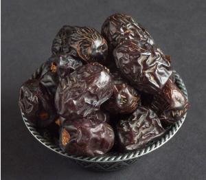 Bol à dattes en métal au look vintage pour les maisons d'inspiration patrimoniale, créant une ambiance de salle à manger chaleureuse et nostalgique - Product Image 6