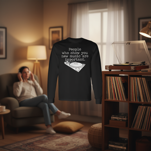 Les personnes qui vous font découvrir de la musique nouvelle sont importantes, T-shirt à manches longues avec design de disques vinyles - Product Image 3