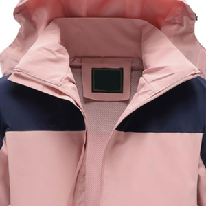 Oem personalizado al aire libre chaquetas cortavientos con capucha impermeable de manga larga con cremallera frontal chaquetas Softshell para las mujeres - Product Image 3