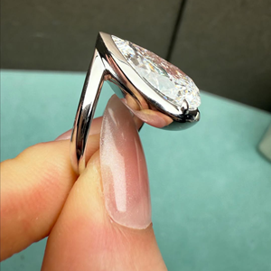 Bague de fiançailles en moissanite de 4 carats, coupe poire, or rose 10 carats, bijoux fins classiques, vente en gros, best-seller - Product Image 6