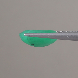 Esmeralda Natural Certificada IGI, Gema Suelta al por Mayor, 5.43 Quilates, Corte Ovalado, 13.5x10mm, Verde Premium, Encerado/Aceitado, para Joyería - Product Image 2