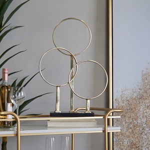 Objet de table ronde en métal doré ajoutant une élégance moderne et un charme artistique aux intérieurs élégants de maison ou de bureau - Product Image 4