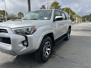Toyota 4Runner TRD Off Road d'occasion propre 2024 - Product Image 2