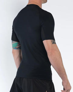 Rash Guard sublimé personnalisé de haute qualité léger et durable BJJ formation à manches courtes respirant et lavé Rash Guard - Product Image 5