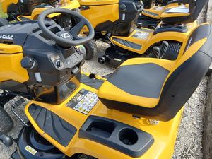 Best Performance Cub Cadet XT1 LT42 Lawn Mower <b>grass</b> <b>cutting</b> <b>machine</b> Garden Tractor Lawn Mowers For Sale - Product Image 5