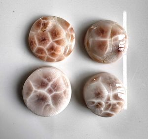 Piedra preciosa natural de Thomsonite, cabujón redondo, juego de colores de fuego múltiple/piedra de patrón agatizado de fuego para la fabricación de joyas - Product Image 4