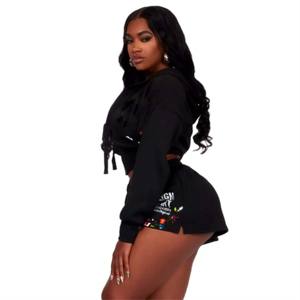 Conjuntos de ropa informal con capucha y pantalones cortos para mujer: modernos y cómodos para usar durante todo el día - Product Image 3