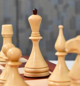Ensemble d'échecs de luxe du championnat soviétique de Bakou de 1961, pièces en bois de rose et en buis, roi de 4 pouces - Product Image 2