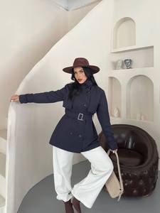 Gabardina Azul Marino para Mujer, Cuello Alto, Doble Botonadura, Cinturón, Largo Medio, Manga Larga, Elegante para Otoño - Product Image 3