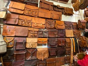 New Arrival Ladies Fashion Genuine Leather <b>Laptop</b> <b>Bag</b> Cute Shoulder Handbag with Soft <b>Canvas</b> Lining - Product Image 3