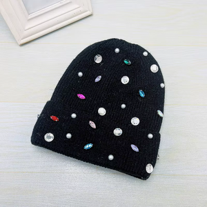 Bonnets d'hiver personnalisés de haute qualité pour hommes et femmes, bonnets en tricot avec logo, vente en gros, bonnets en acrylique colorés avec strass en cristal - Product Image 4