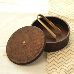 Caja Chapati de madera de acacia clásica de alta calidad con tapa desmontable, utensilios de cocina y pinzas de forma redonda para almacenamiento y servicio de alimentos - Product Image 5