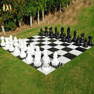 Grand plateau d'échecs extérieur <span class=keywords><strong>en</strong></span> marbre sculpté à la main avec des pièces de jeu surdimensionnées - Product Image 4