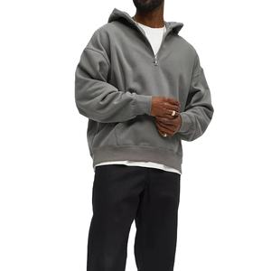 Sudadera Casual Gris de Alta Calidad para Hombre con Cierre de Cremallera, Bolsillo Canguro y Logotipo Bordado, Estilo Urbano Premium - Product Image 1